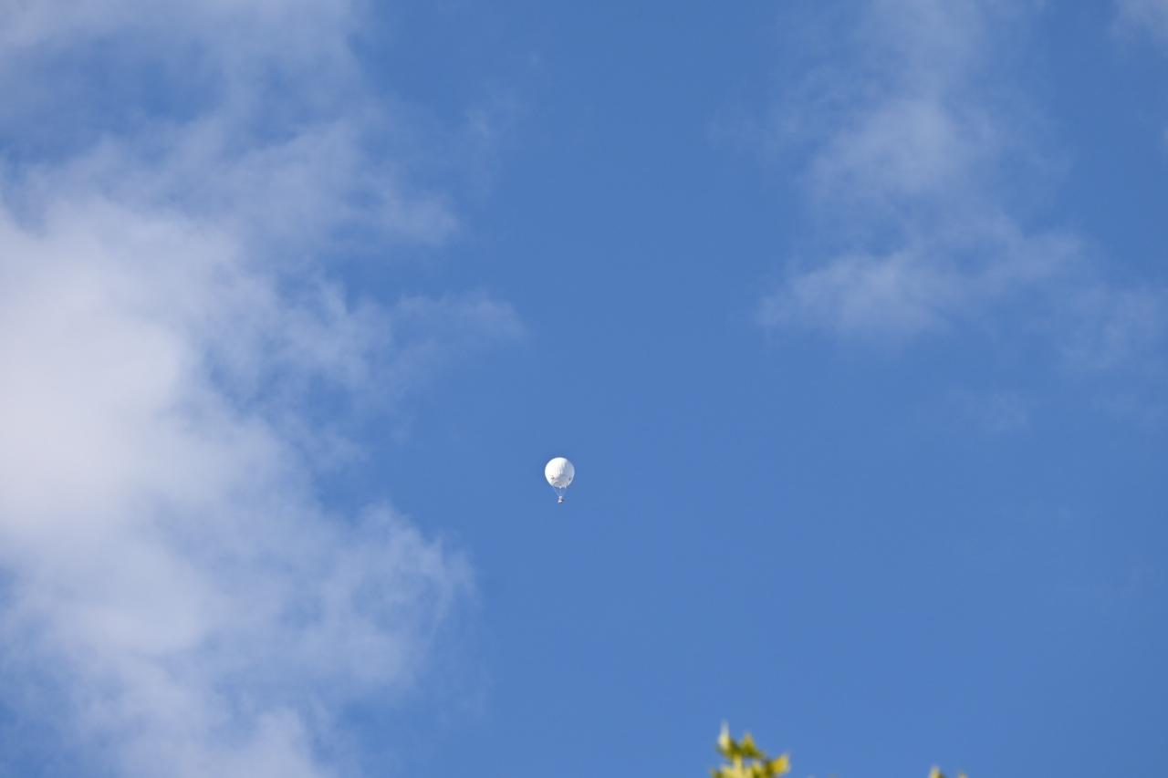 Nietypowy widok nad miastem! Na niebie pojawił się balon