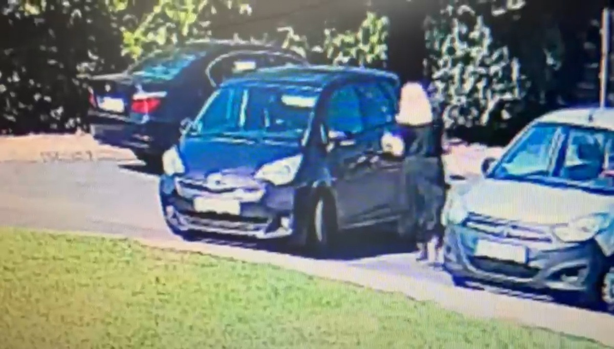 Na parkingu w regionie zostało uszkodzone BMW. Policjanci próbują ustalić, kto prowadził Toyotę