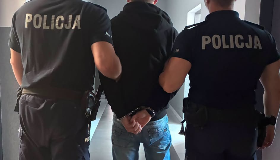 Mężczyzna groził bliskiej osobie maczetą i kijem bejsbolowym. Policja wszczęła procedurę "niebieskiej karty"