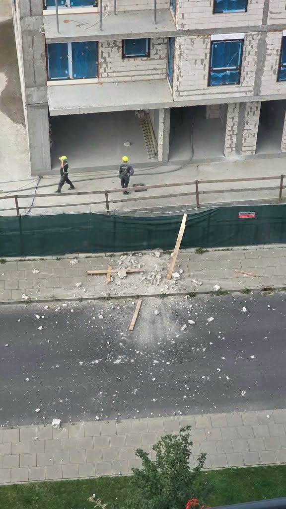 Groźny incydent na poznańskiej budowie. Ściana zawaliła się na ulicę