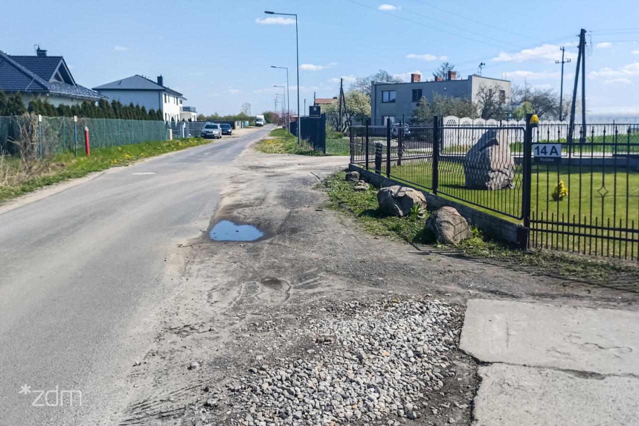 Zamiast dziurawego pobocza będzie nowy chodnik. Tego chcieli mieszkańcy