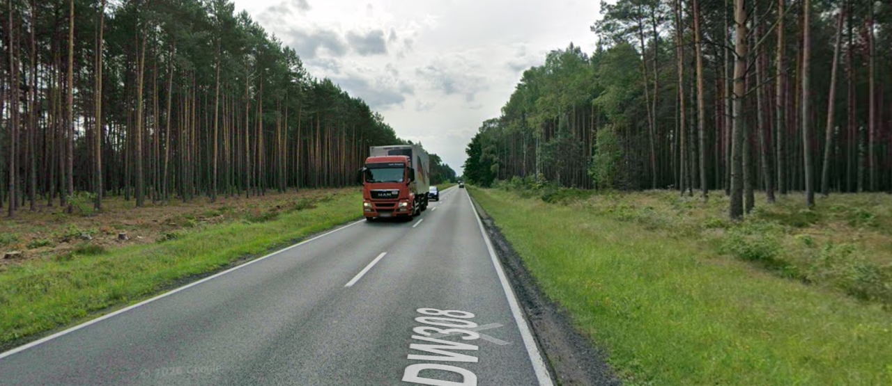 Tragiczny wypadek w regionie. Zderzenie autobusu i BMW, nie żyją trzy osoby