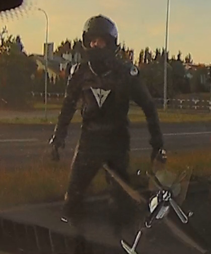Agresywni motocykliści na skrzyżowaniu w regionie. "Podbiegli do auta i zaczęli w nie uderzać"