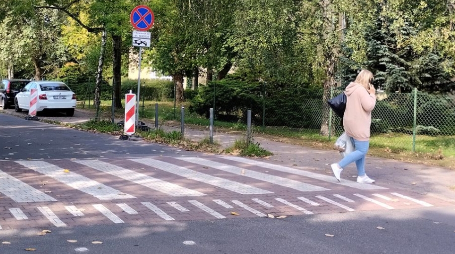 Od poniedziałku rozpocznie się remont chodnika. Lepiej przeparkuj pojazd