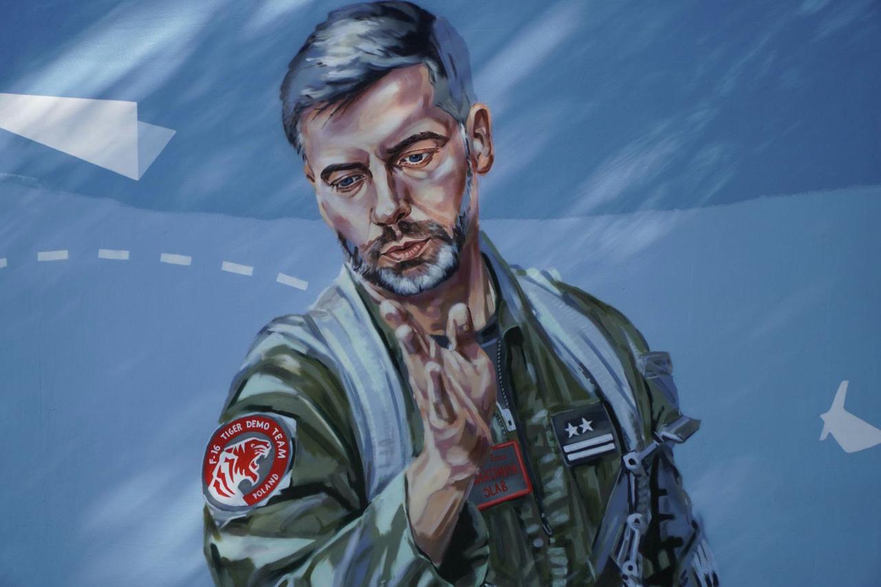 Mural gotowy. Tak upamiętniono tragicznie zmarłego pilota F-16 z Krzesin
