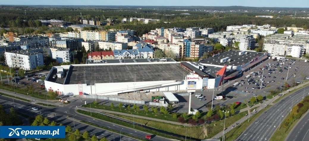 Mieszkańcy wciąż walczą. Nie chcą bloków w miejscu wyburzanego w Poznaniu pasażu