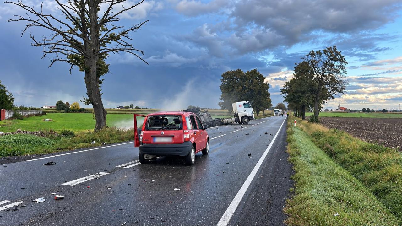 Poważny wypadek na drodze krajowej w regionie. Są poszkodowani!