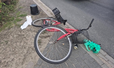 Groźny wypadek w regionie. 77-letni kierowca potrącił 74-letniego rowerzystę