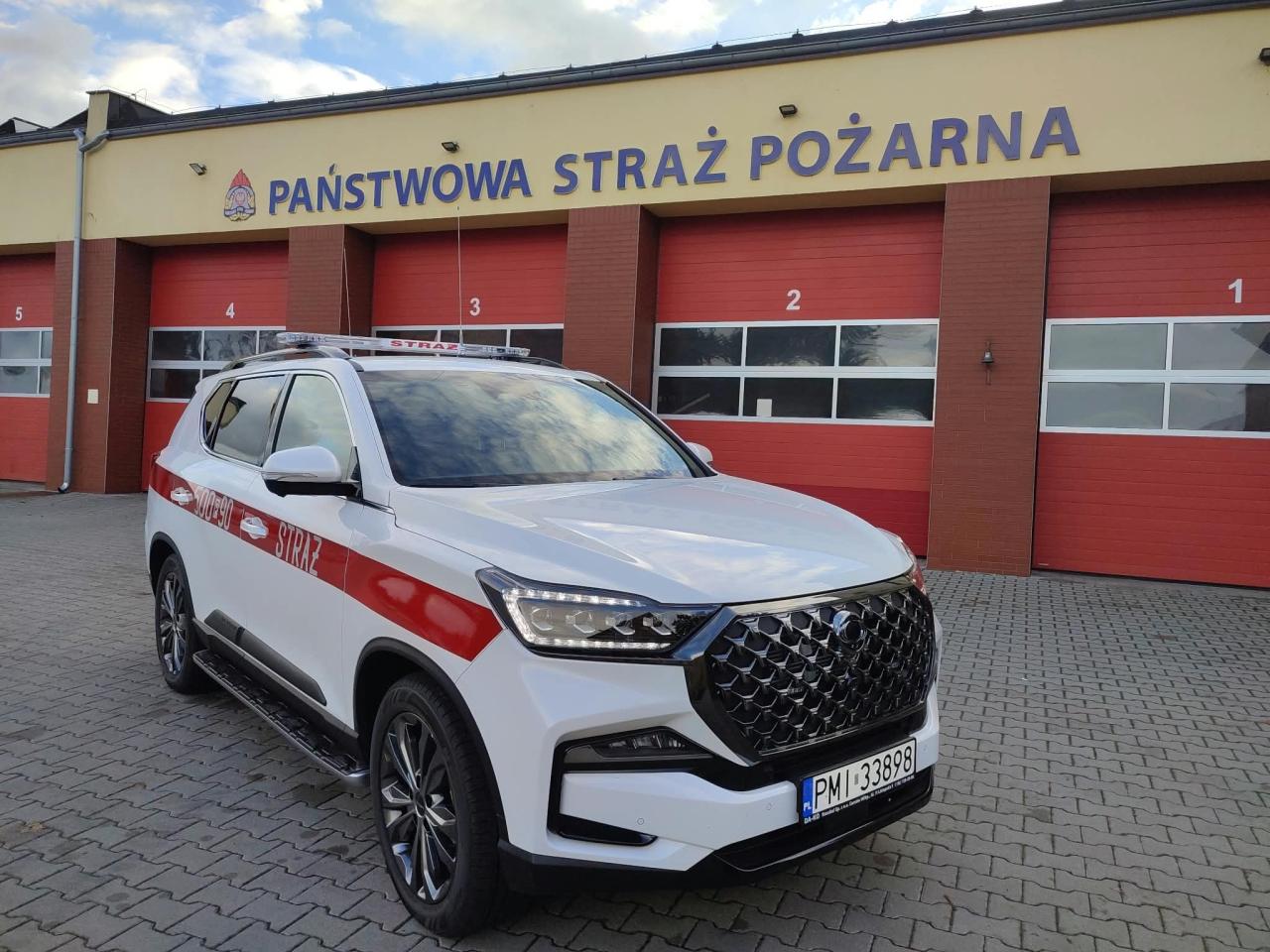 Wielkopolscy strażacy doczekali się nowego samochodu operacyjnego