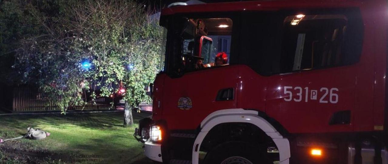 Pożar na terenie gospodarstwa rolnego. Palił się budynek inwentarski