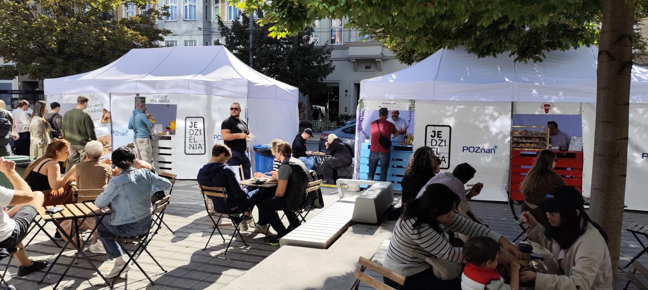 W centrum miasta można skosztować dań lokalnych restauracji. Wszystkie za 20 złotych