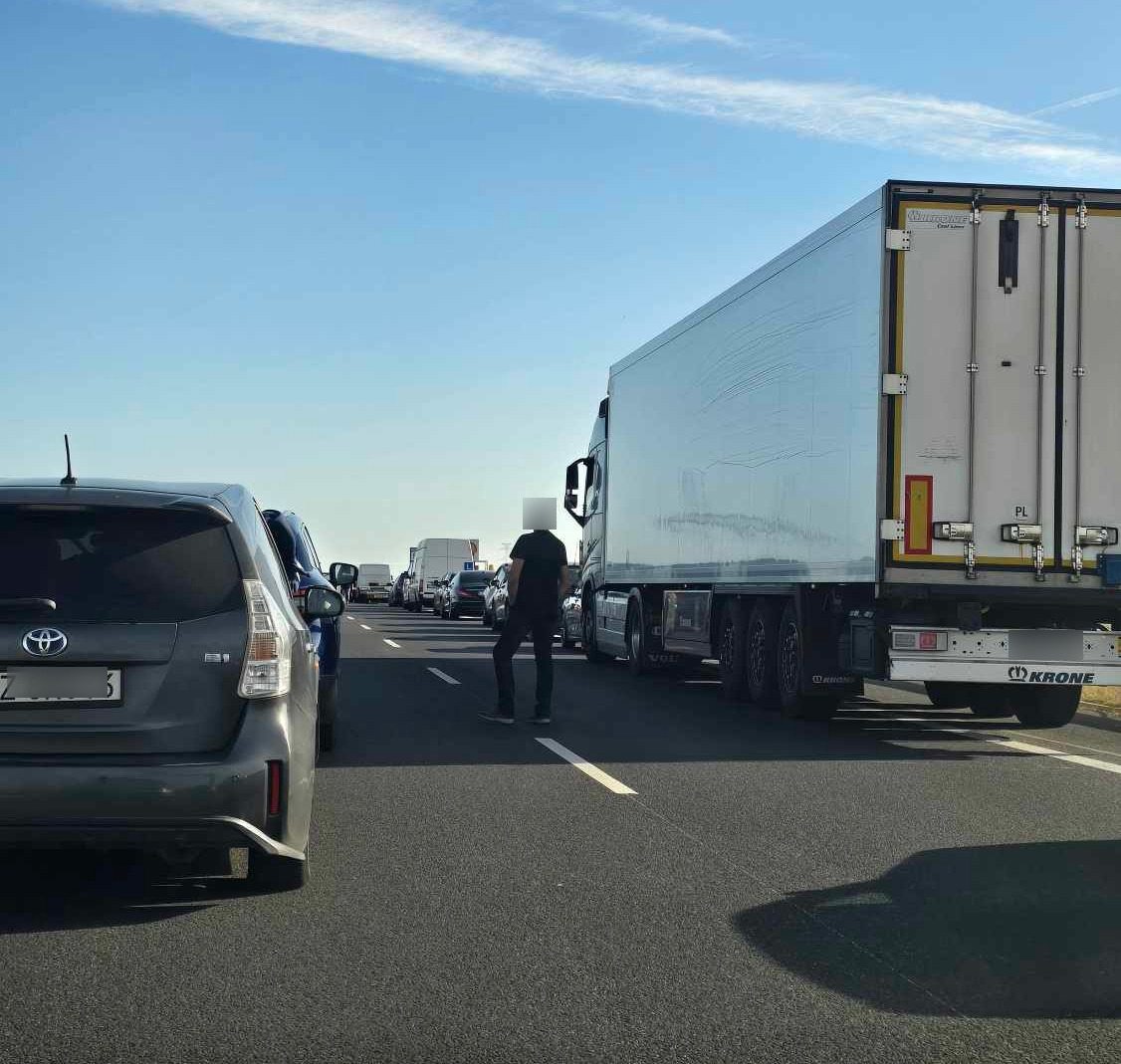 Duże utrudnienia na zachodniej obwodnicy Poznania. Kierowcy stoją w korku