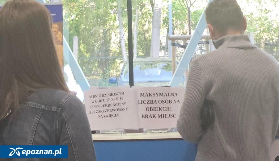 Nowa pływalnia znowu krytykowana. "Patologia! Jest to obiekt, w którym można tylko przepłukać się pod prysznicem"