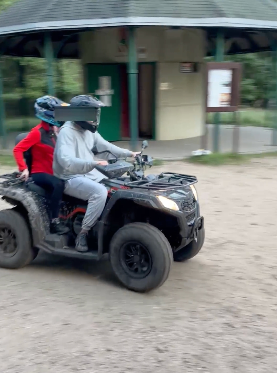 Na quadach po ścieżkach na Dziewiczej Górze. "Spacerowicze zdecydowanie nie byli zachwyceni widokiem i hałasem"