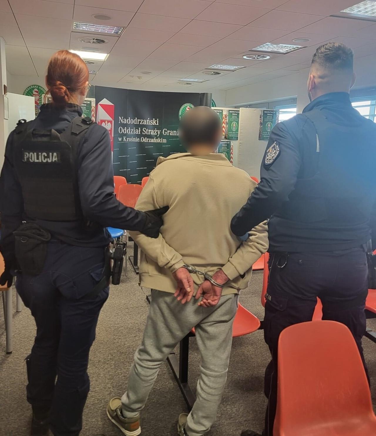 Gruzin deportowany. Jeździł po Poznaniu autem z zakazem prowadzenia pojazdów, w Polsce był nielegalnie