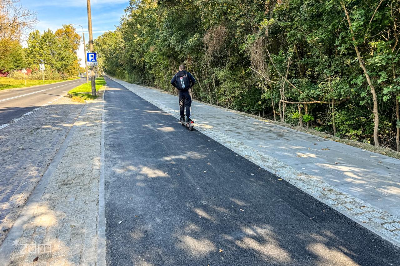 Kolejny odcinek popularnej trasy rowerowej w Poznaniu zyskał nowy wygląd. Zyskali też piesi