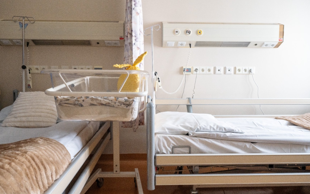 W poznańskim szpitalu powstało miejsce, w którym mama i tata będą mogli przebywać z dzieckiem aż do wypisu