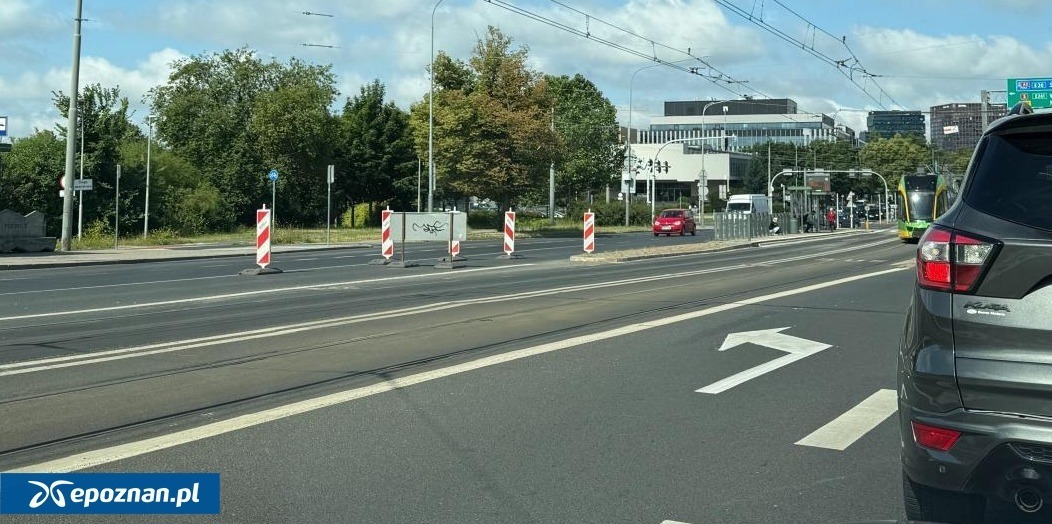 Miejski radny apeluje o wydzielenie torowiska tramwajowego na moście Królowej Jadwigi. Kierowcy skarżyli się na to rozwiązanie