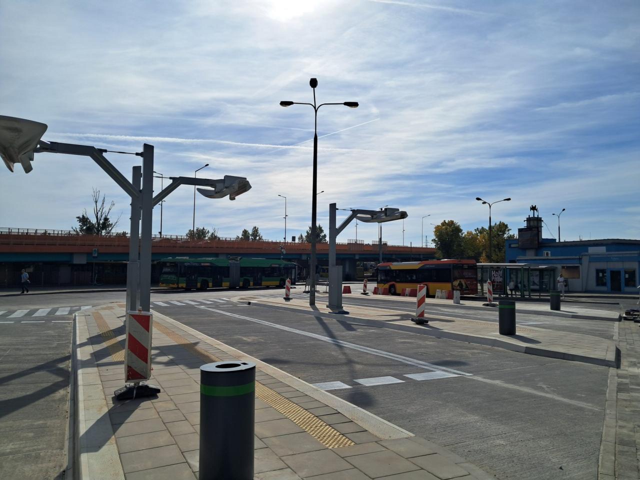 Dobre wieści dla pasażerów. Autobusy wracają na plac na dworcu autobusowym