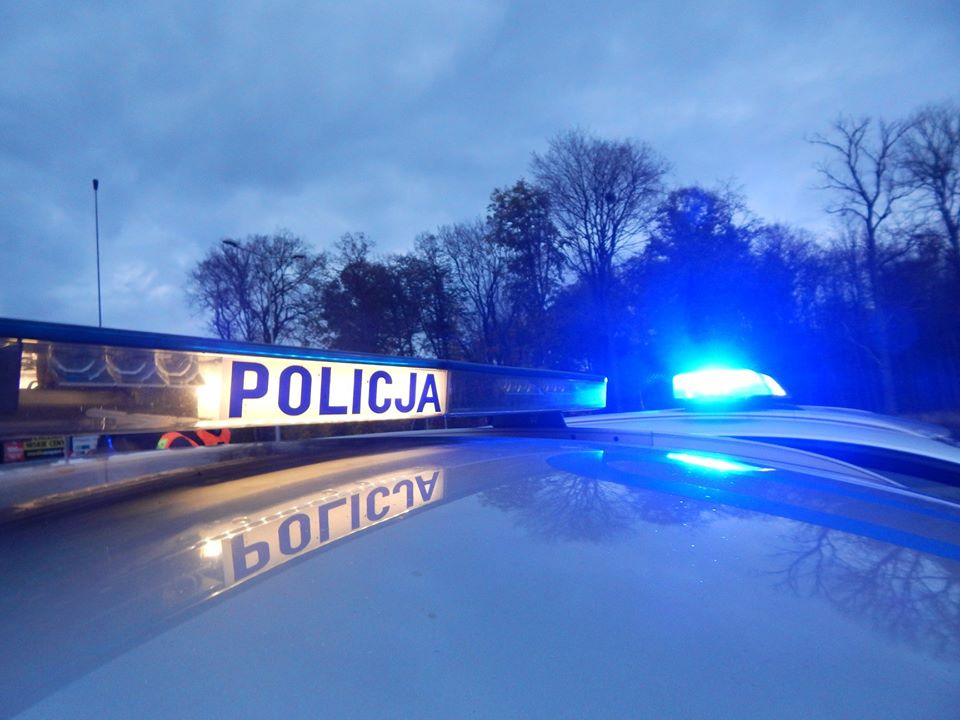 Na poboczu drogi w regionie znaleziono martwego 29-latka. Są zarzuty