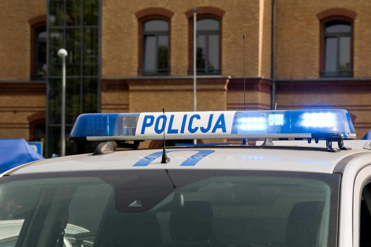 Akcja policji w szkole w regionie. 13-latek przyszedł na zajęcia z nożem