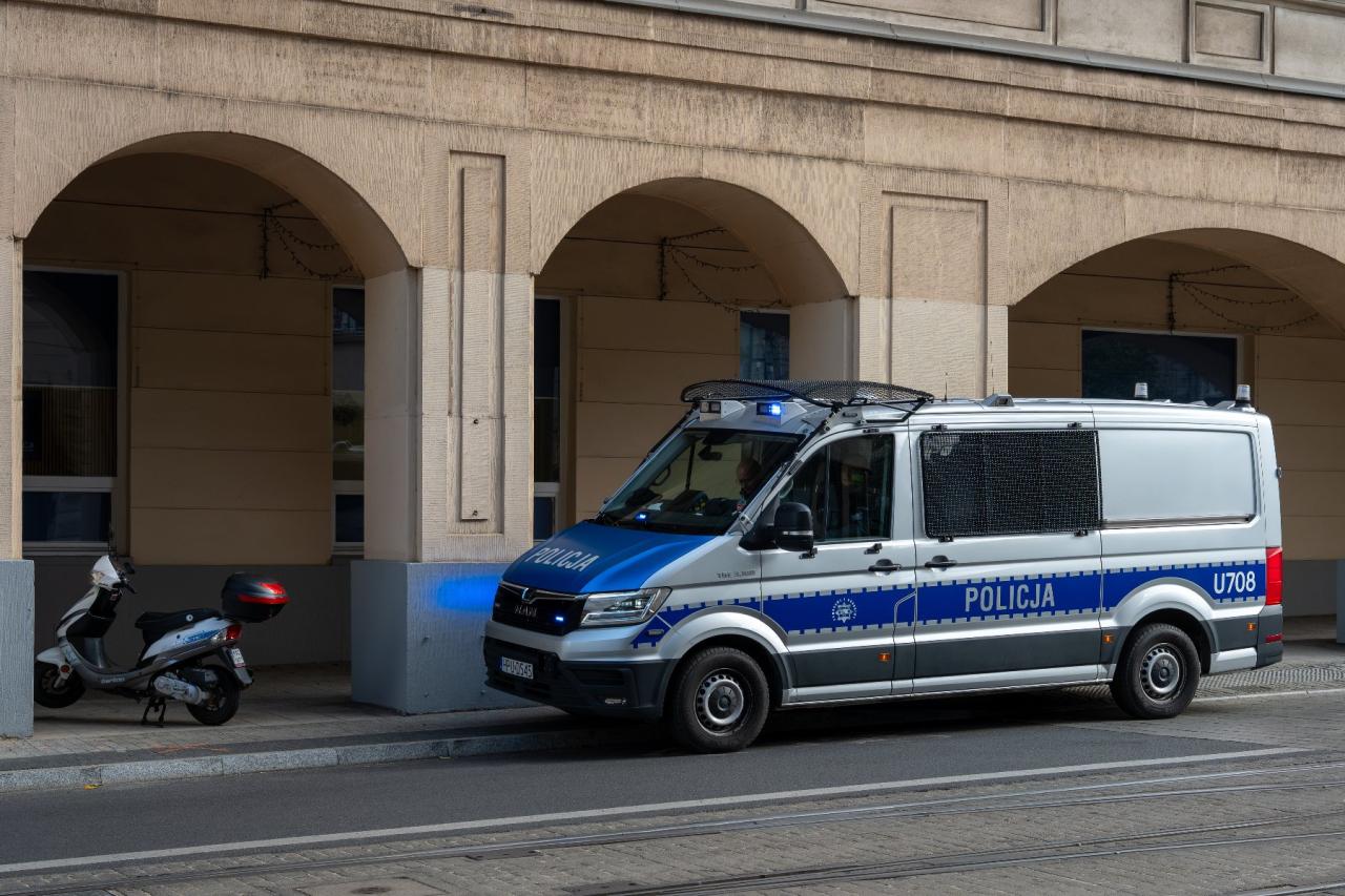 Niemal 40 interwencji policji w Poznaniu i powiecie w związku z niepokojącymi zachowaniami młodzieży. Są zatrzymania