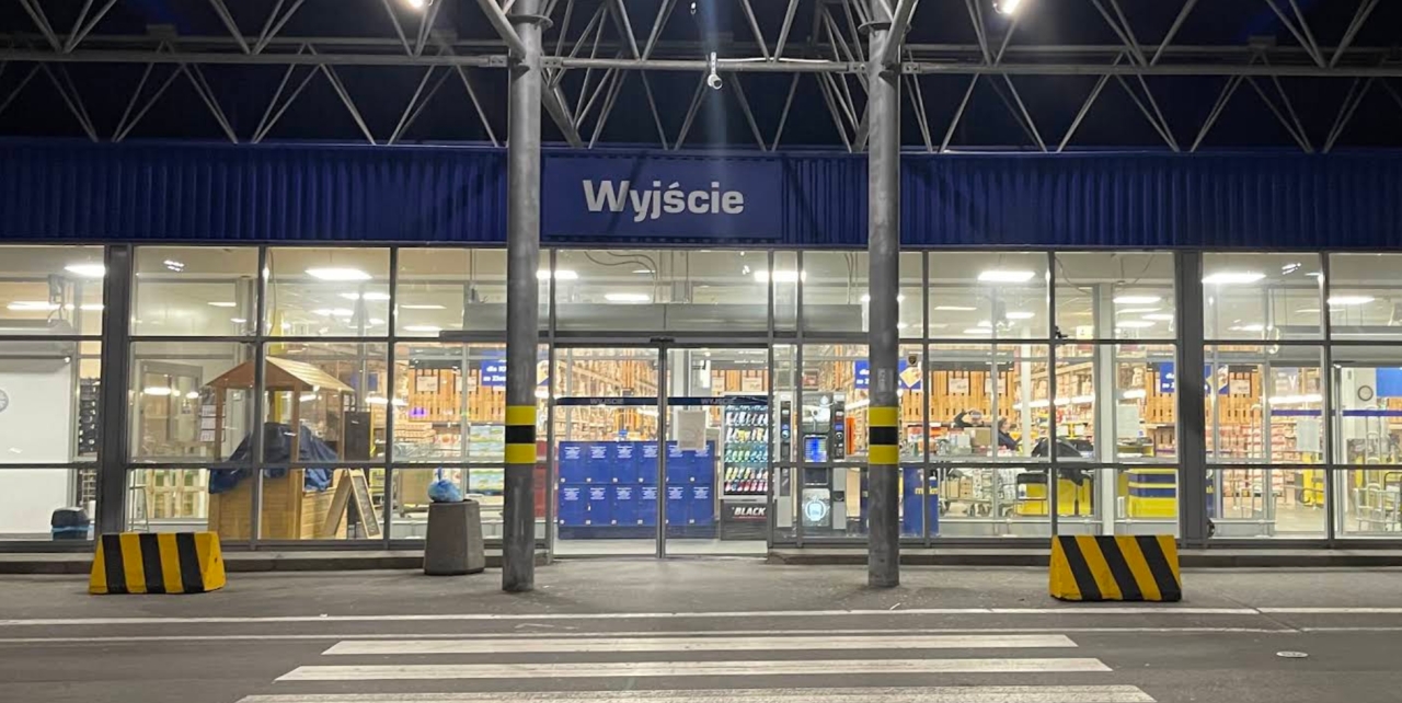Duża sieć handlowa zapowiada zwolnienia w Polsce. Sklep ma także w Poznaniu
