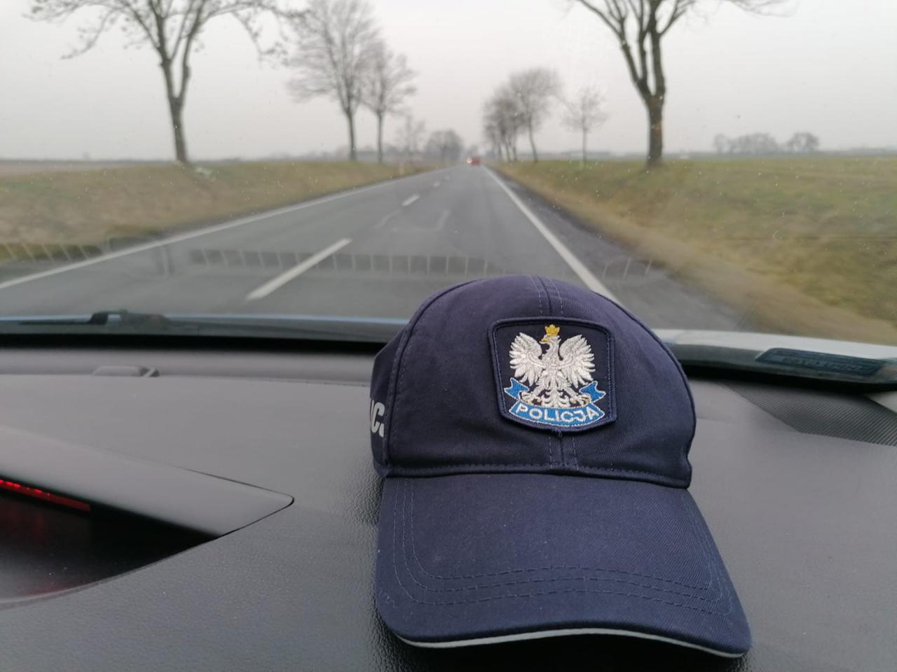 Zakrwawiona kobieta leżała na poboczu drogi w regionie