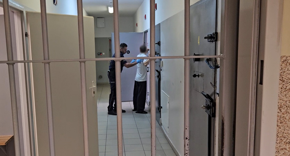 Nastolatek z regionu zabarykadował się w budynku gospodarczym. Wcześniej groził matce śmiercią