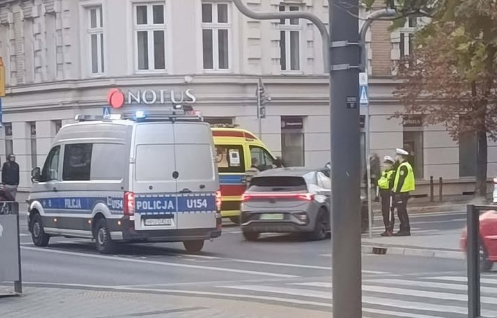 Poranne potrącenie rowerzysty w centrum Poznania