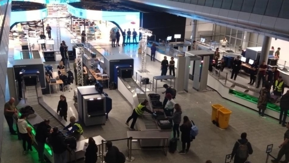 Ewakuacja z poznańskiego lotniska. Przyczyna znowu taka sama
