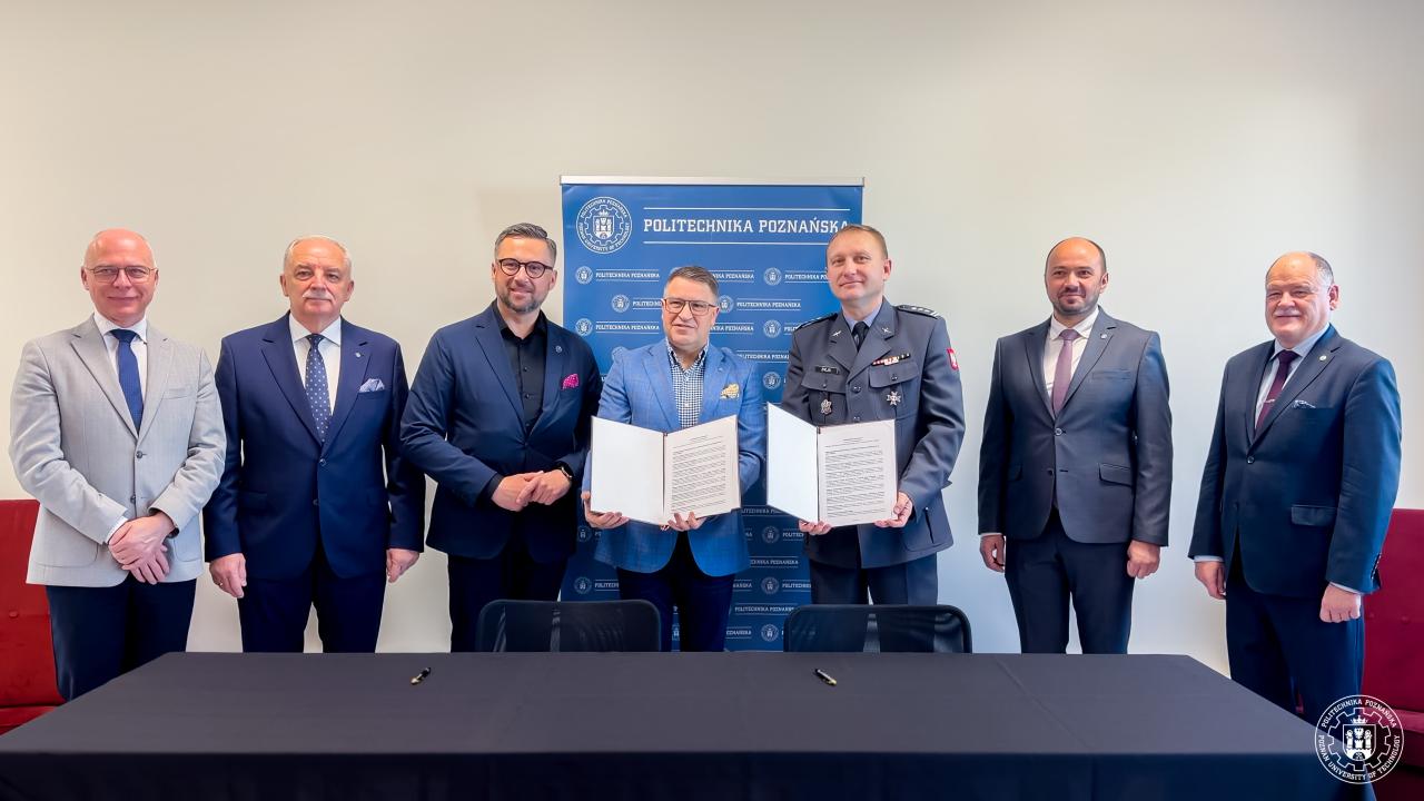 Poznańska uczelnia łączy siły z OSA. "Chcemy i będziemy jeszcze aktywniej pracować na rzecz bezpieczeństwa naszego kraju"