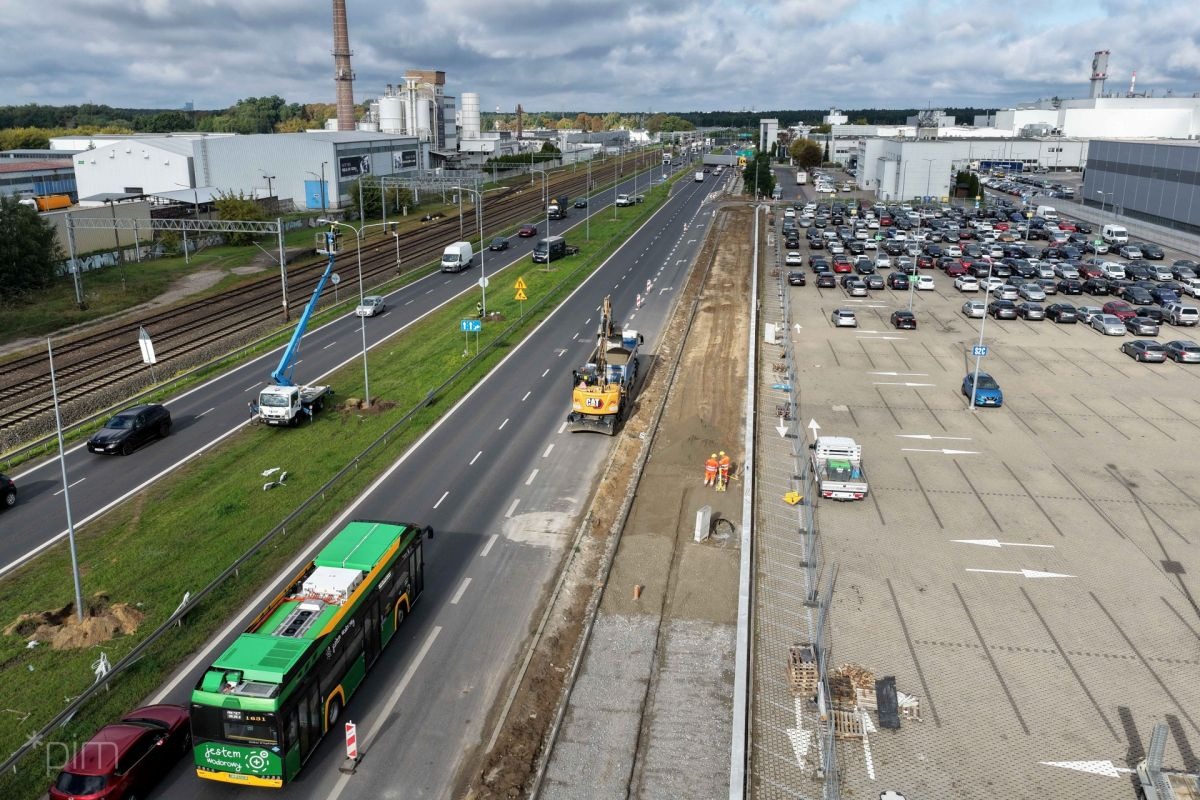 Kolejne zmiany na wlotówce do Poznania od poniedziałku. Budują drogę rowerową