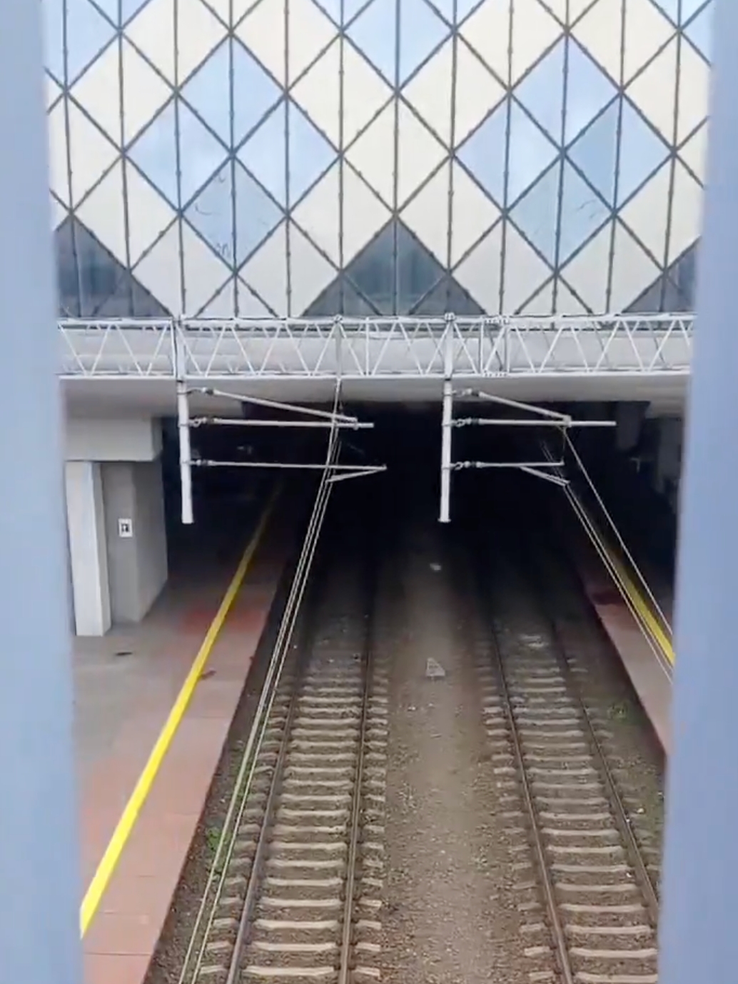 Ewakuacja Poznania Głównego. Na miejsce jadą służby