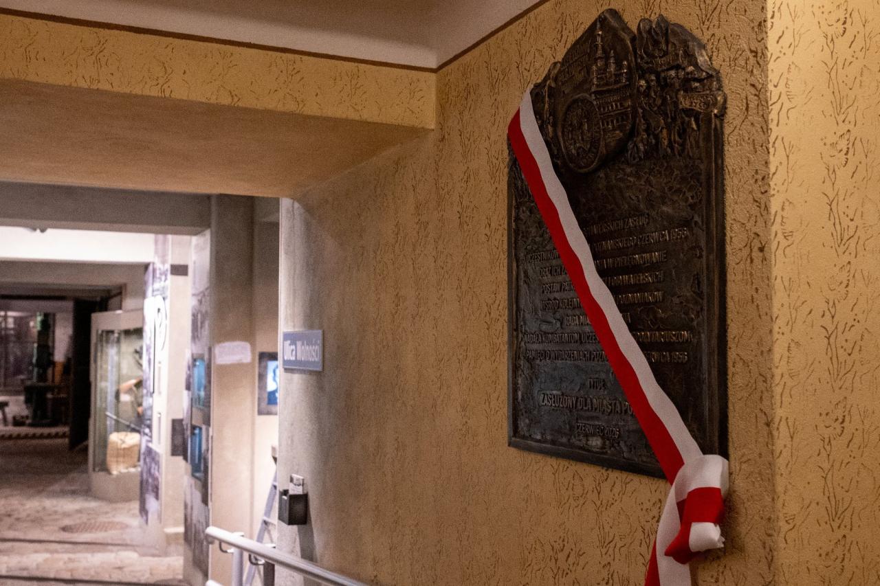 W Poznaniu mamy nową tablicę pamiątkową. Uczczono bohaterów