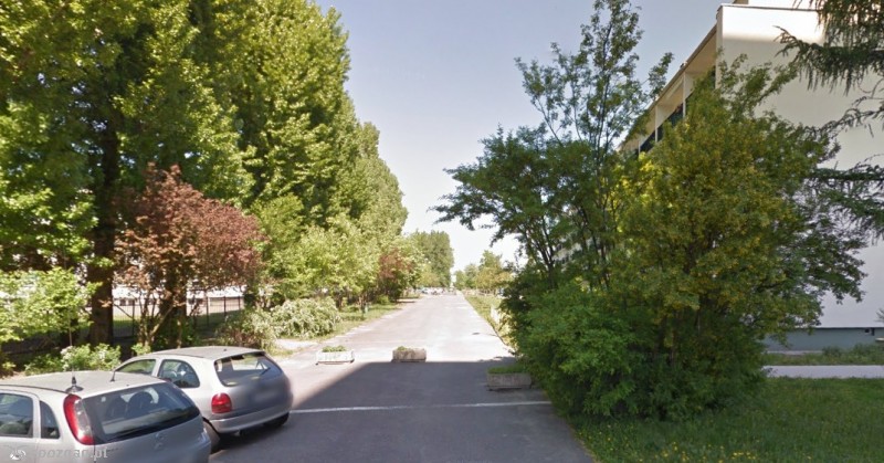 Fragment drogi wyłączonej z ruchu na os. Oświecenia | fot. Google Street View