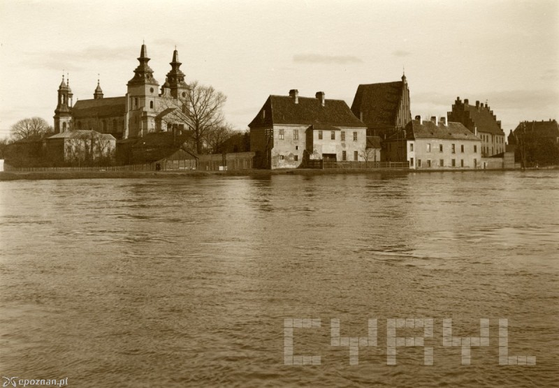 Ostrów Tumski podczas powodzi | fot. Roman Stefan Ulatowski / CYRYL