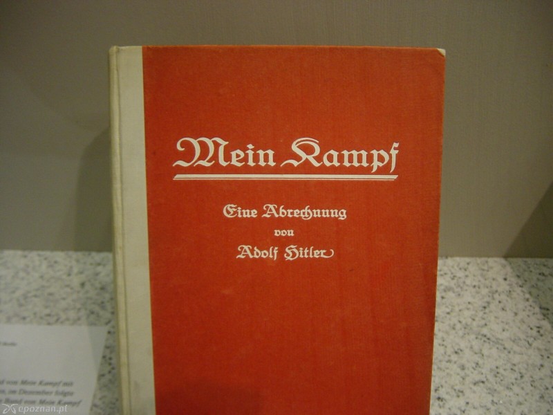 Mein Kampf w Niemieckim Muzeum Historycznym | fot. Wikipedia
