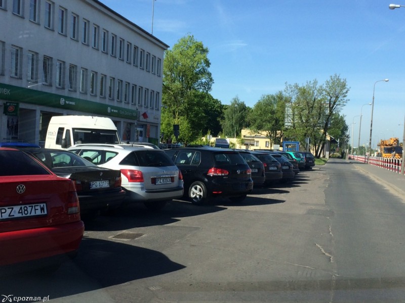 Parking przy urzędzie | fot. czytelnik