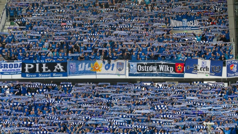 fot. Spory transparent był wielokrotnie używany przez kibiców z Piły - tu na meczu z Legią w 2012 roku.