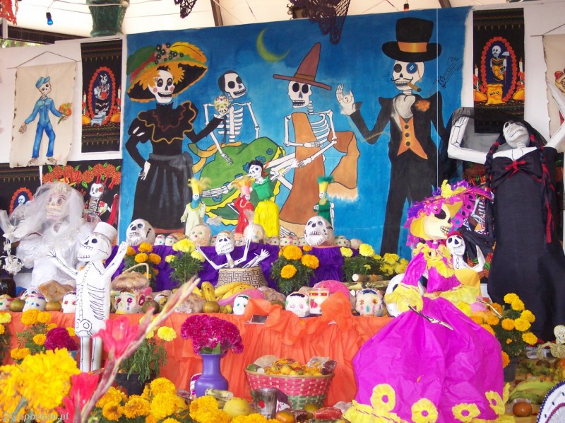 Meksykański ołtarz ku czci zmarłych | fot. wikipedia