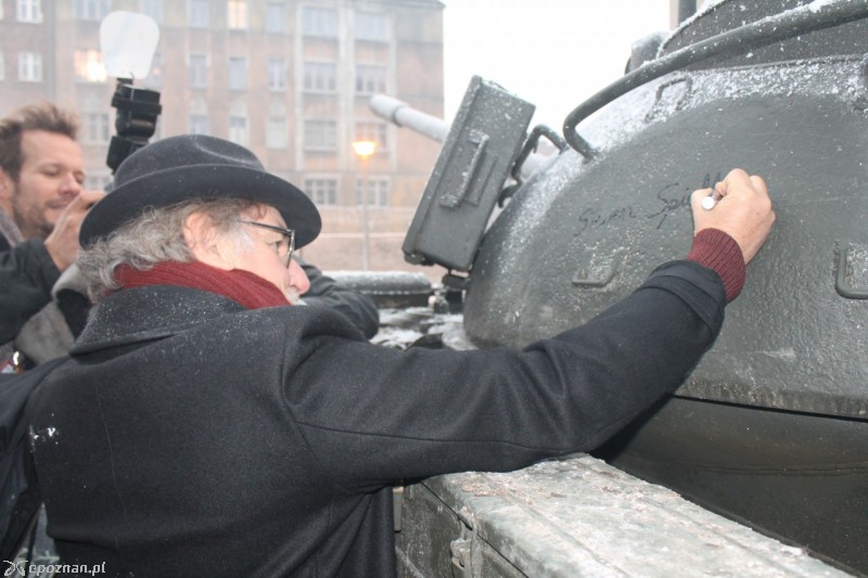 Steven Spielberg podpisał się na czołgu | fot. Muzeum Broni Pancernej w Poznaniu