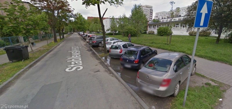 Auta parkują tu nielegalnie od lat | fot. Google Street View