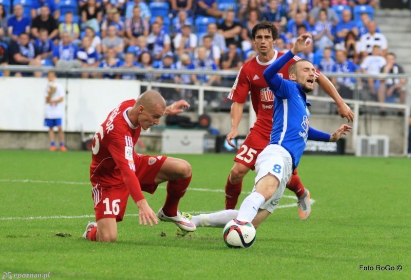 Nespor (z lewej) podczas meczu Lech - Piast w Poznaniu fot. Roger Gorączniak