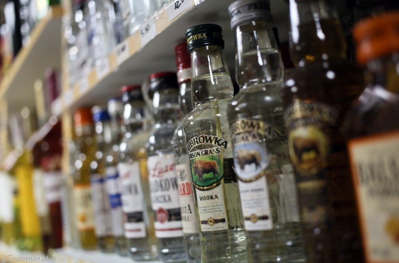 Złodzieje kradli głównie wysokoprocentowy alkohol | fot. Leszek Szymański / PAP