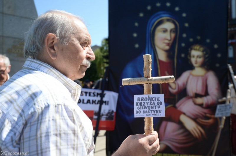 Marsz Odwagi Polsko organizowany m.in. przez Krucjatę Różańcową | fot. PAP/Bartłomiej Zborowski