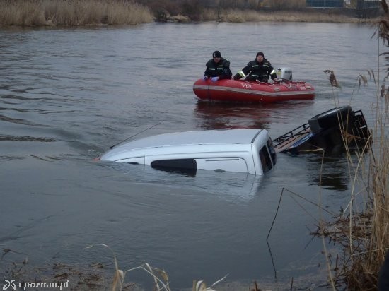 Samochód ze zwłokami zaginionego znaleziono w Warcie pod Kołem w marcu | fot. JRG Koło
