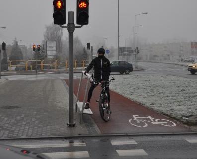 Podpora rowerowa przy ścieżce rowerowej w Tczewie | fot. GDDKiA