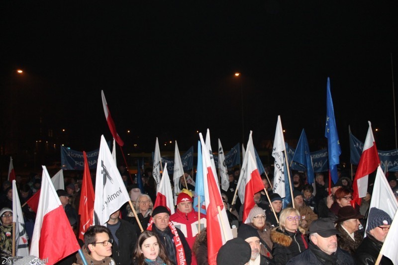 Piątkowy protest pod Urzędem Wojewódzkim w Poznaniu | fot. Marta Puczyńska 