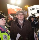 W manifestacji udział wziął między innymi Józef Pinior, legenda opozycji z czasów PRL | fot. Jakub Kaczmarczyk / PAP